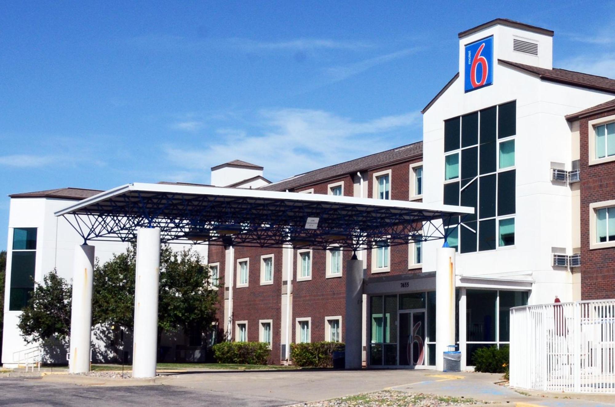 Hotel 6-west Des Moines, Ia 2*
